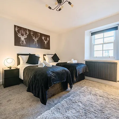 Feriehus Modern Town House In *