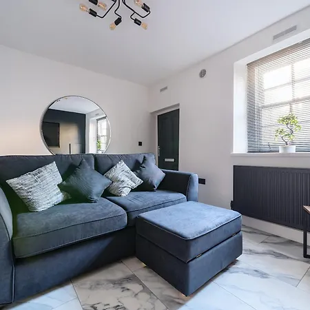 Modern Town House In *